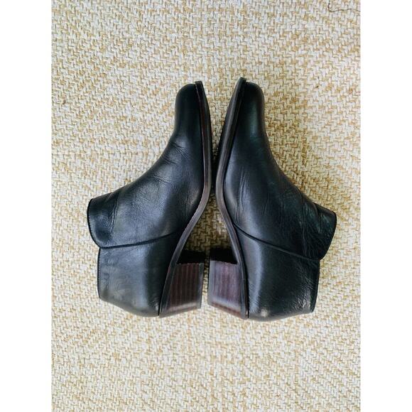 Vionic Booties Jolene Boots Leather Zipper Opening Water Resistant Black 7 - Picture 2 of 10